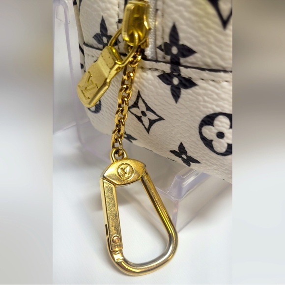 💯 Authentic Louis Vuitton White Monogram Giant Porte Monnaie Cube - Picture 2 of 12